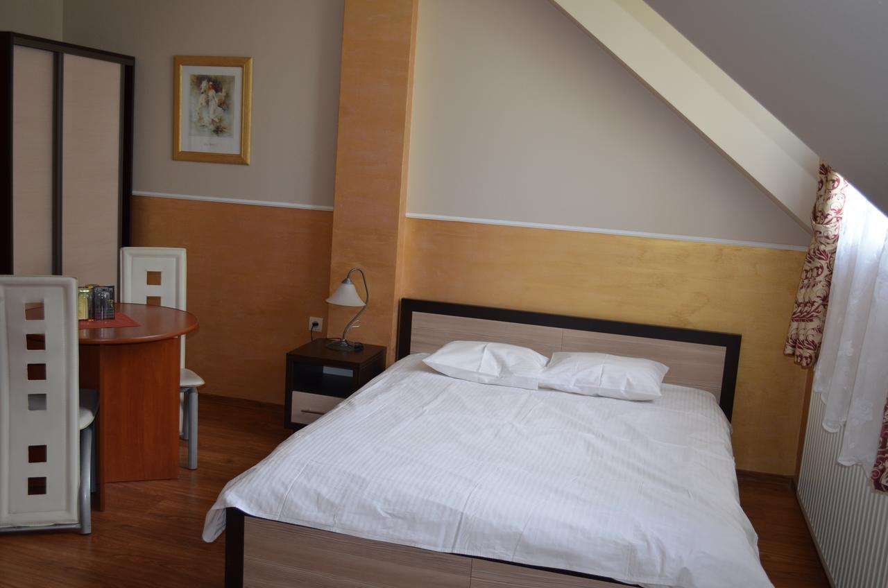 Apartmán Sosnowy Dworek Borków Exteriér fotografie